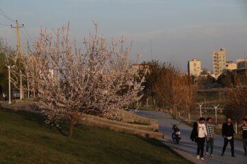 چشم‌ انداز بهاری شهر ارومیه