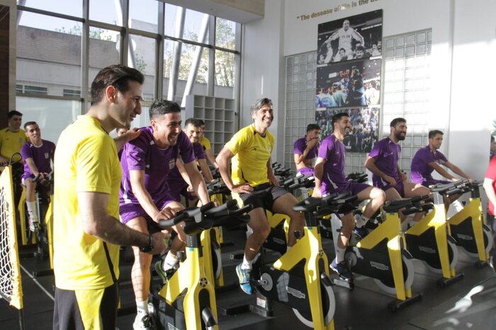 تمرین شدید شمسایی پا به پای بازیکنان با حضور طیبی در تمرینات تیم ملی فوتسال + عکس