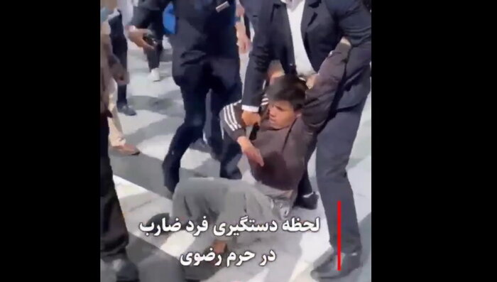 3 رجال دين يتعرضون للطعن بالسكين في الروضة الرضوية المقدسة