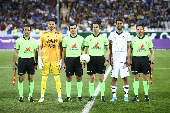 استقلال ۱۰ نفره هم نباخت/فرهاد هدیه پرسپولیس را پس فرستاد