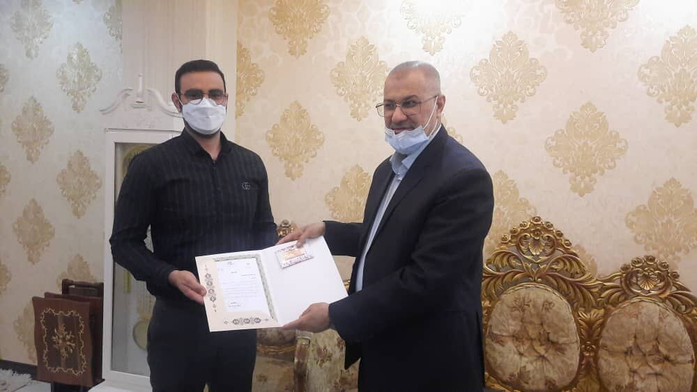 فرماندار اهواز از اقدام قهرمانانه یک شهروند در حادثه آتش سوزی تجلیل کرد