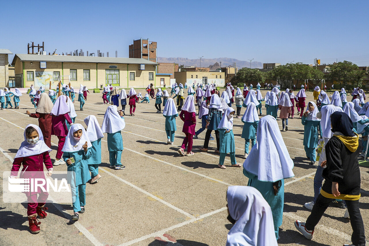 شمار مدارس ۲ نوبته زنجان در سال تحصیلی آینده افزایش می‌یابد