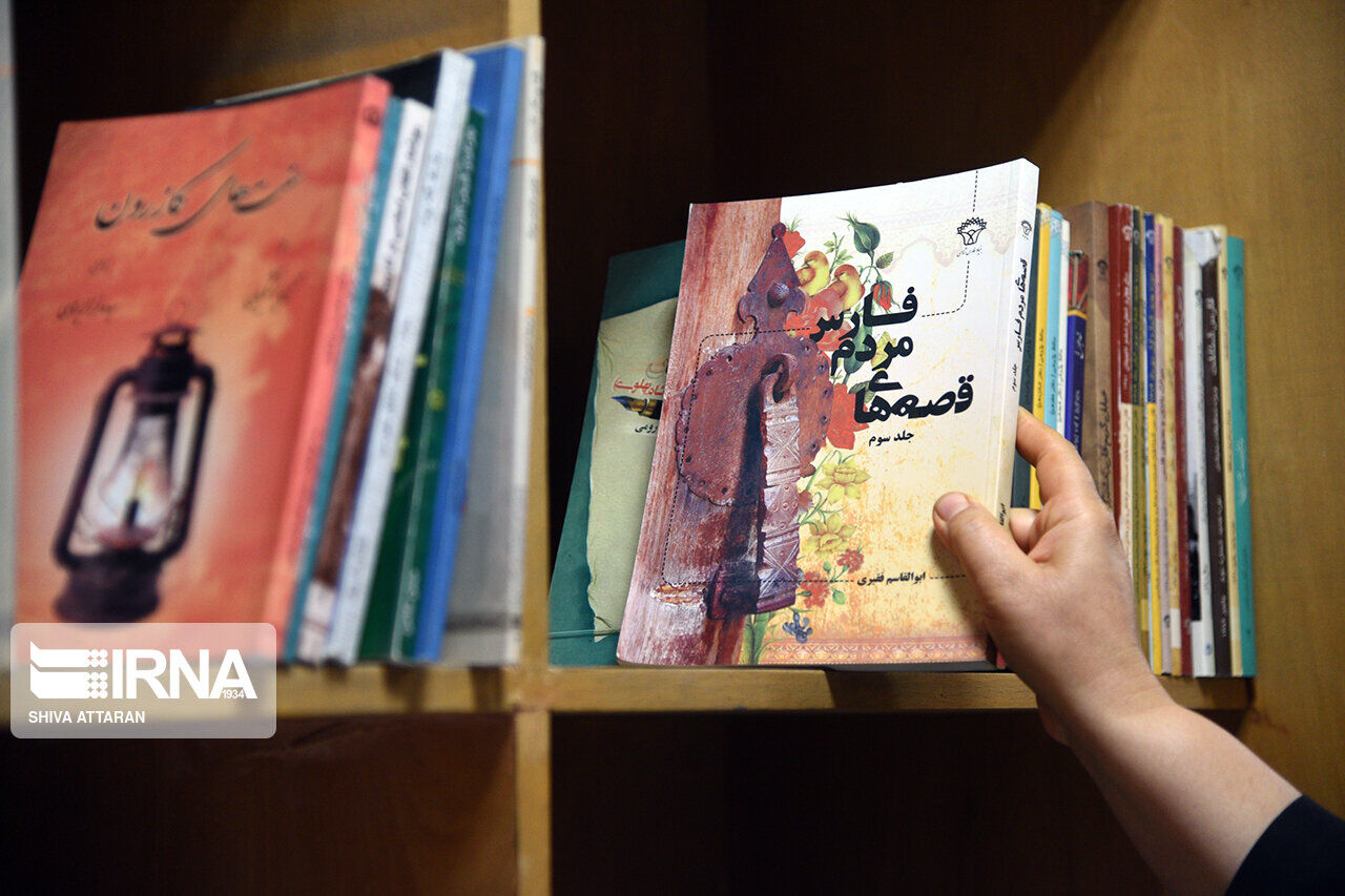 کتاب کاغذی حکم شیر مادر را دارد / ناشر کتابی را که آینه دق شود، منتشر نمیکند