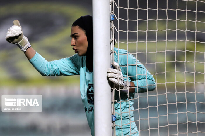 سطح فنی مربیان فوتبال زنان در حد فاجعه؛ داوری بهانه است