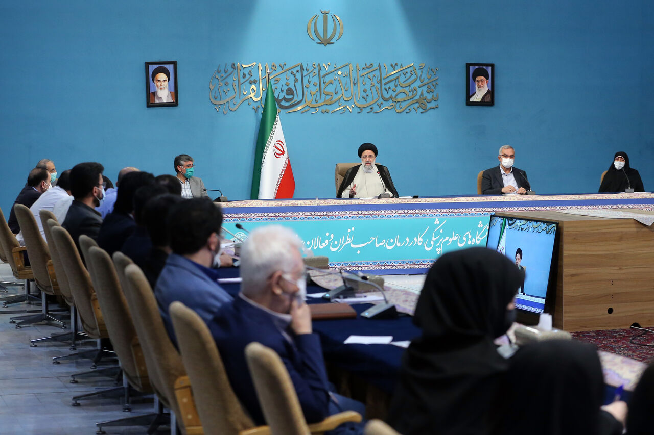 رئیس جمهور: تلاش ما کاهش پرداختی بیمار از هزینههای درمان است