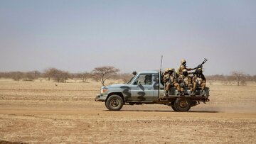 ۱۶ کشته بر اثر حمله شبه نظامیان به پایگاه نظامی در بورکینا فاسو 