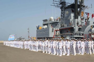 Recibimiento de la flotilla naval iraní en Konarak