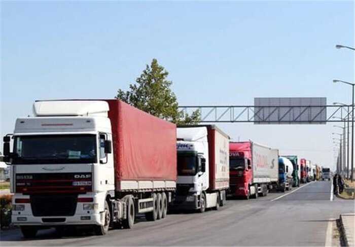 تردد کامیون‌ها در هندِ ایران به اوج رسید/از تامین صیفی‌جات کشور تا نیاز مهم راه‌آهن