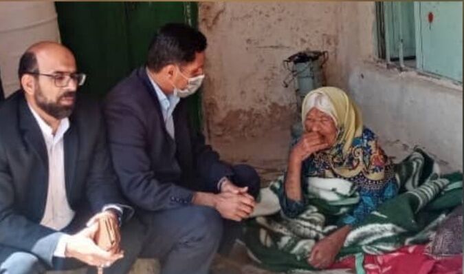 مسئولان به یاری بانوی سالمند روستای کندازی مرودشت شتافتند مسئولان به یاری بانوی سالمند روستای کندازی مرودشت شتافتند