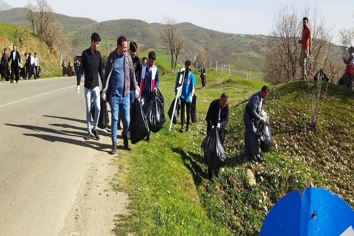 تفرجگاه‌ها و مناطق گردشگری سردشت از زباله پاکسازی شد