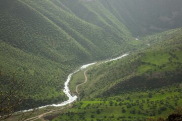 طبیعت بهاری مسیر کامیاران به سروآباد