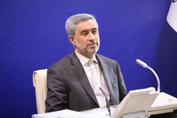 استاندار همدان: کارگران با حضور در سنگر تولید نقش موثری در توسعه کشور دارند