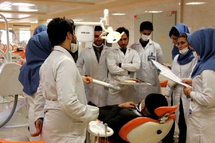 مُطالبات دانشجویان تخصصی دندانپزشکی اصفهان پیگیری می‌شود