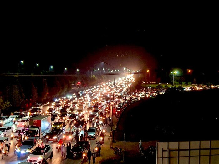 حامیان عمرانخان در پاکستان علیه توطئه خارجی به خیابانها آمدند