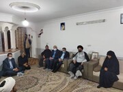 حضور آیت الله مدرسی در منزل شهیدان سرافراز اصلانی و دارایی