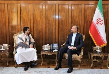 Rencontre de l'ambassadeur du gouvernement de salut national yéménite avec le chef de la diplomatie iranienne