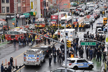 رعب و وحشت در نیویورک؛ تعداد مجروحان تیراندازی مترو بروکلین به ۱۶ نفر رسید