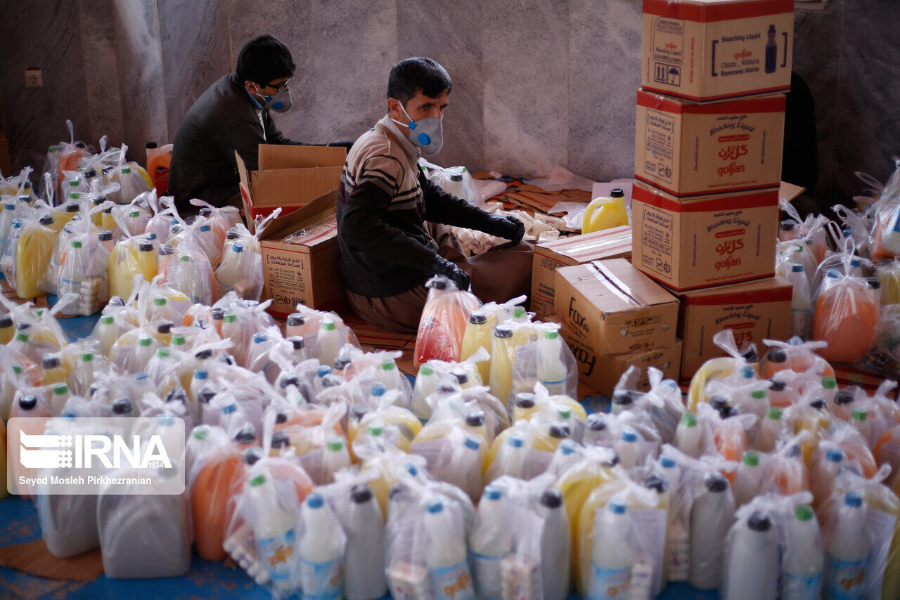 ۶۵۰۰ پرس غذای گرم بین نیازمندان دیواندره ای توزیع می شود ۶۵۰۰ پرس غذای گرم بین نیازمندان دیواندره ای توزیع می شود