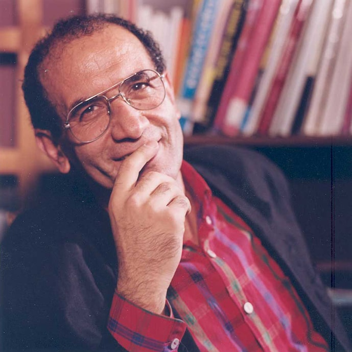 اردیبهشت؛ فصل شاعران/ شیرازی بینام تا قیصر شعر معاصر