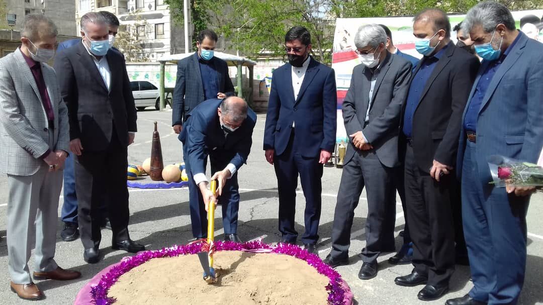 عملیات ساخت  ۵۰ فضای ورزشی درون مدرسه ای در البرز آغاز شد