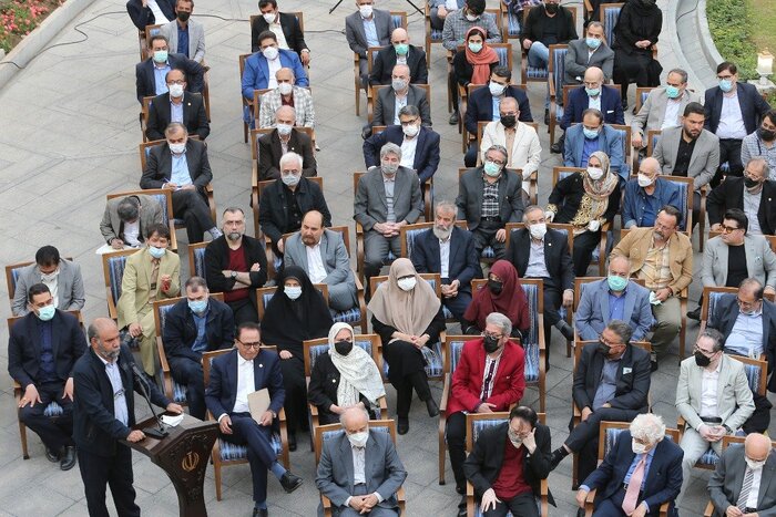 جمعی از هنرمندان امروز مهمان رئیسجمهور بودند 3