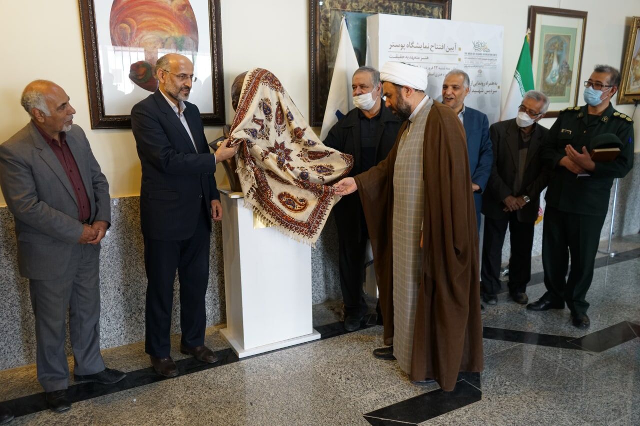 معاون استاندار اردبیل: هنرمندان صلح و معنویت را ترویج کنند