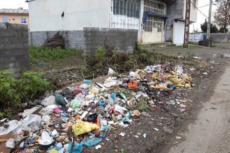 بلایی که جمعآوری غیربهداشتی زباله بر سر اهالی روستای چالهپل نکا آورد