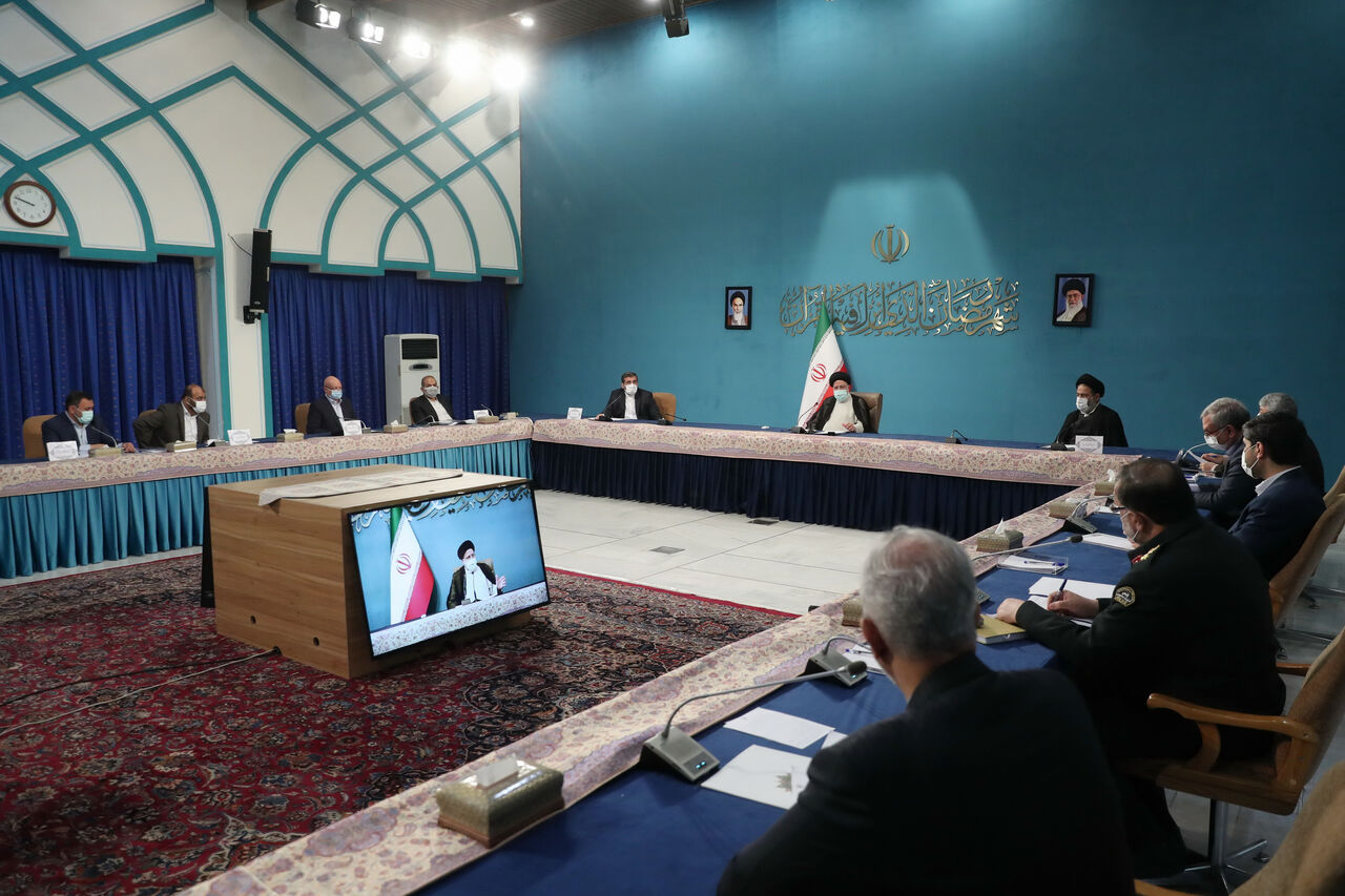 دستگاهها زمینه سفر آسان و ارزان زائران به اماکن زیارتی خارج و داخل کشور را فراهم کنند