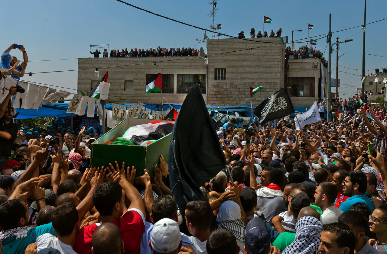 شهادت ۱۷ فلسطینی به ضرب گلوله نظامیان صهیونیست در کرانه باختری
