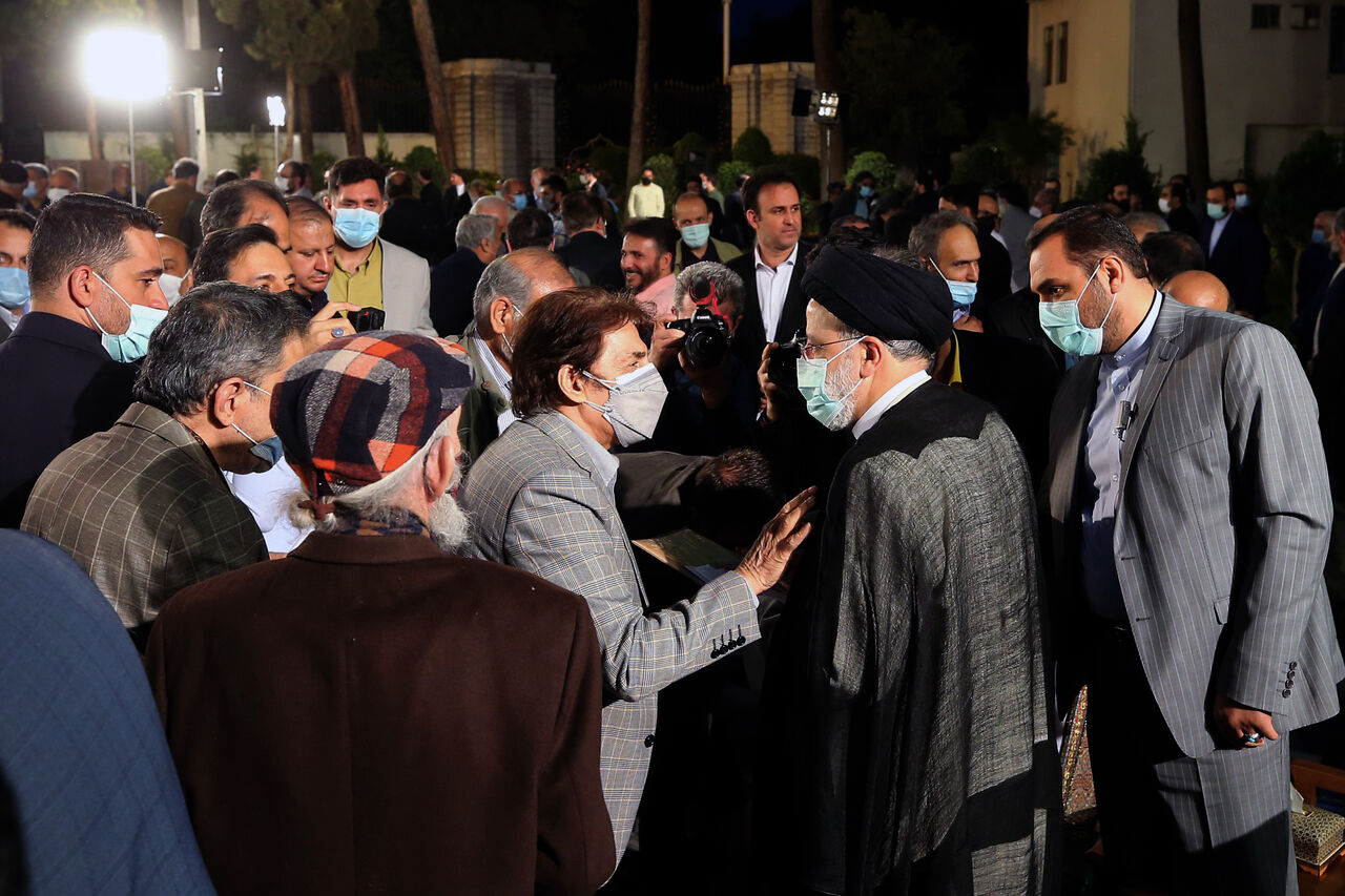 مقابله با رانتهای سینمایی از مهمترین محورهای دیدار با رئیس جمهور بود