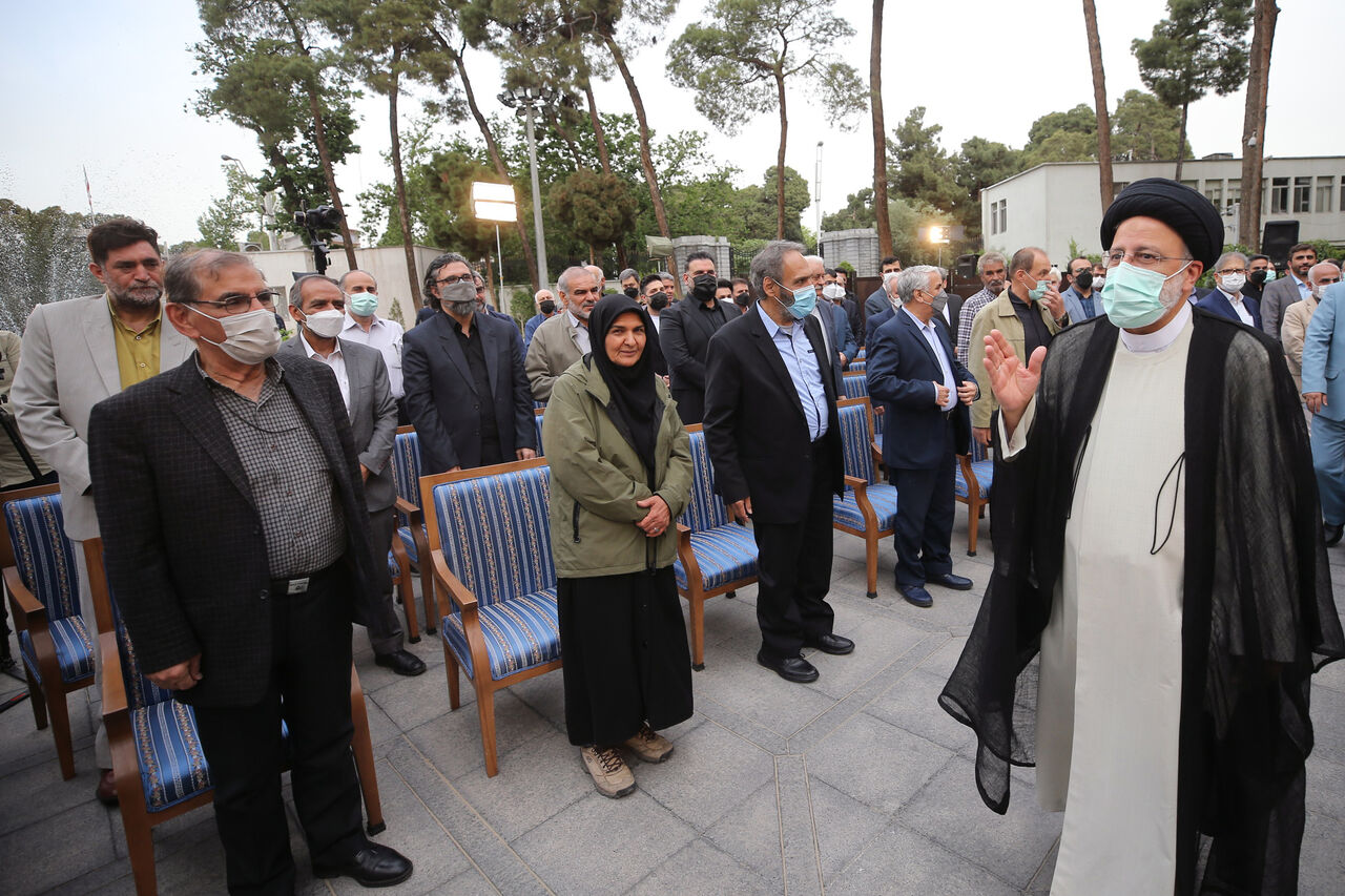 بازگشت اختیارات نمایش خانگی به وزارت ارشاد درخواست سینماگران از رئیس جمهور بود