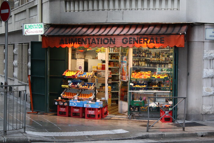 تنوع اجناس، توهمنیاز و تعطیلی هزاران کسب و کار