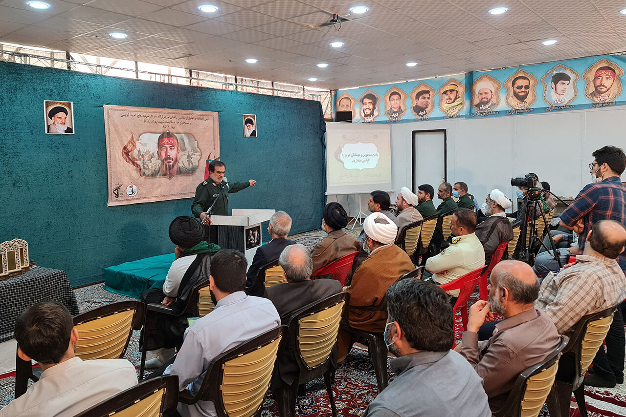 خادمان قرارگاه جهادی شهید احمد کریمی در قم تقدیر شدند