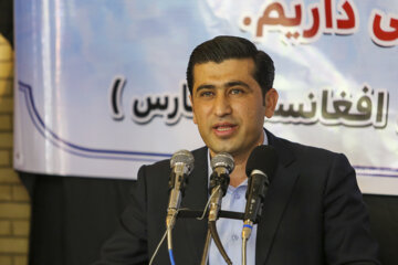 نشست نمایندگان مهاجرین افغانستانی با مدیرکل امور اتباع و مهاجرین خارجی فارس