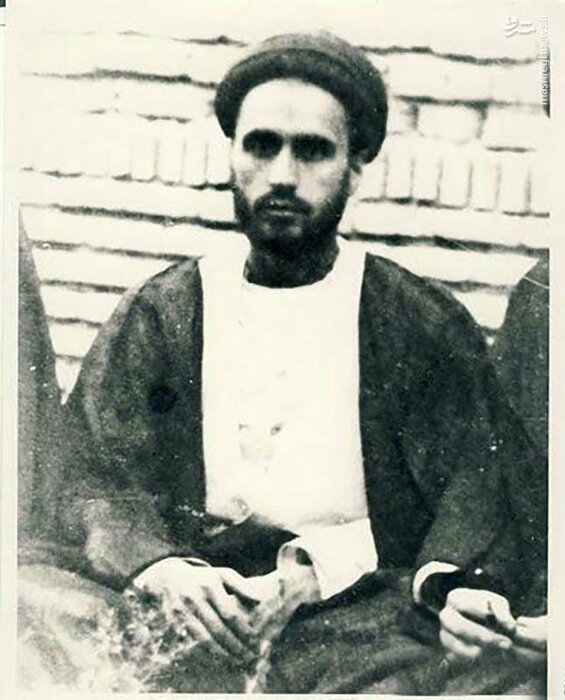 من و حاج آقا روح الله خمینی 2