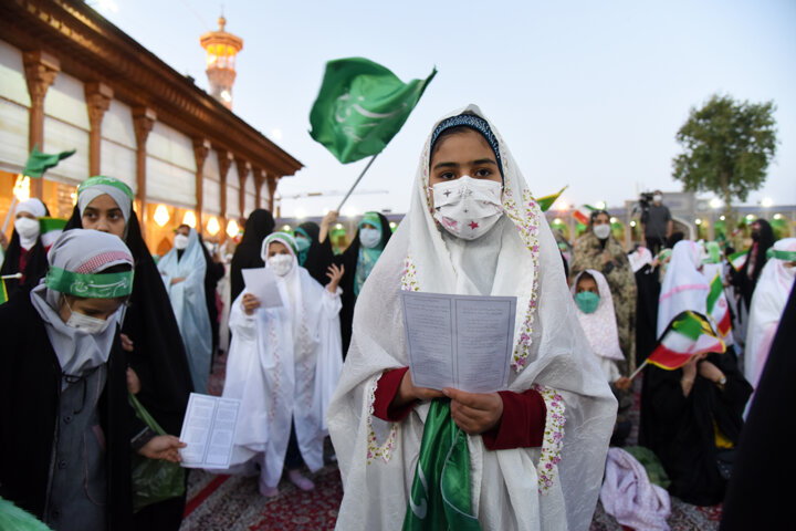 روزه اولی های شیراز میهمان سفره با سخاوت حرم شاهچراغ (ع)