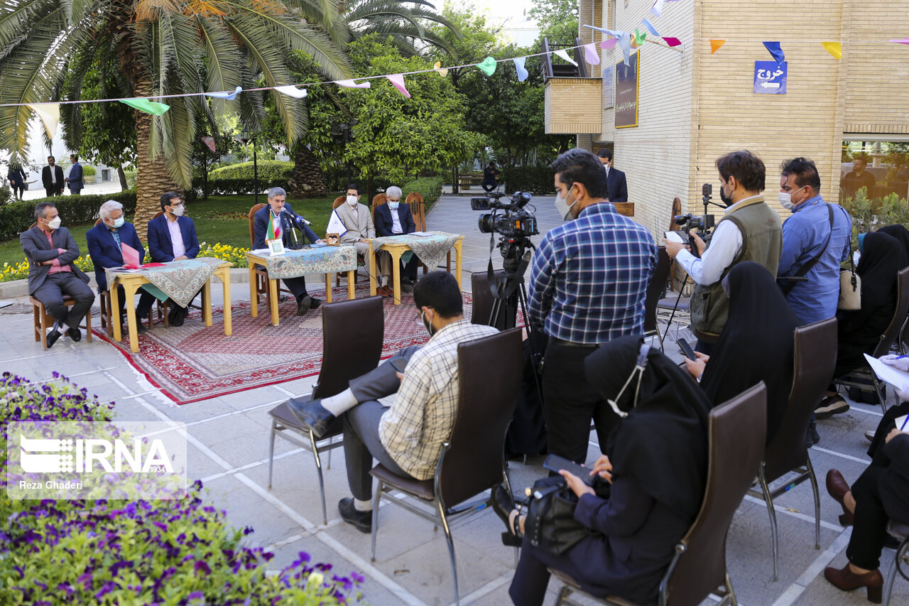 طرح نو برای مطالبهگری رسانهها در فارس؛ «مدیران پاسخگو» آمدند