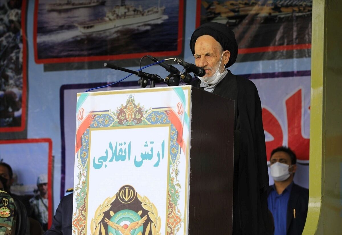 امام جمعه بیرجند: ایران امن مدال قدرت نیروهای مسلح است امام جمعه بیرجند: ایران امن مدال قدرت نیروهای مسلح است