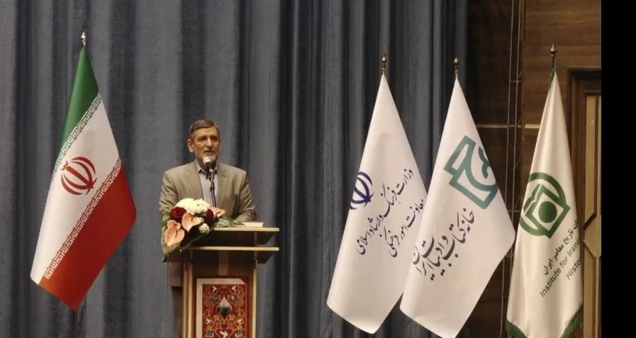 دومین جایزه کتاب تاریخ انقلاب اسلامی ورق خورد/ مانع تحریف تاریخ از سوی جریانهای دلاری میشویم