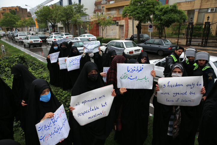 دانشجویان مشهدی اهانت به قرآن کریم در کشور سوئد را محکوم کردند