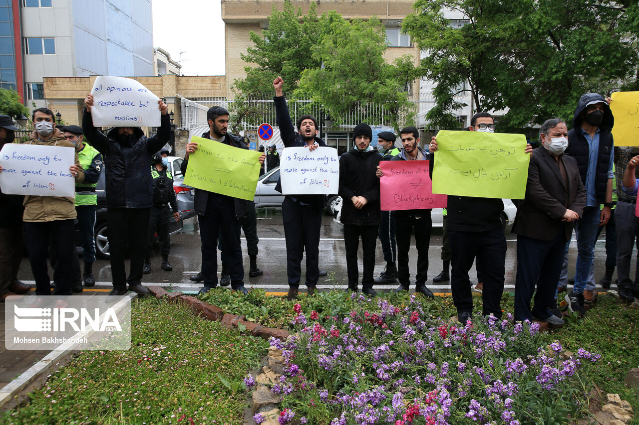 دانشجویان مشهدی اهانت به قرآن کریم در کشور سوئد را محکوم کردند