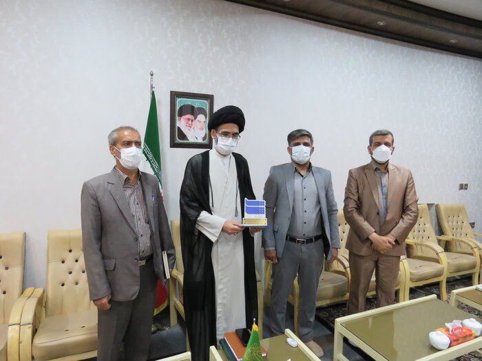 امام جمعه کاشان: ایرنا مقابل غول رسانهای دشمن رسالت مهمی عهدهدار است