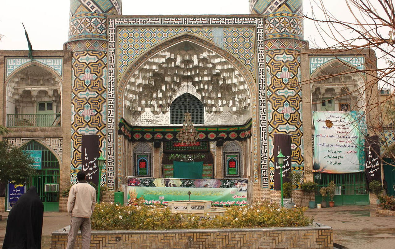 این بقعه هنوز ملجاء اهالی زرگنده است این بقعه هنوز ملجاء اهالی زرگنده است