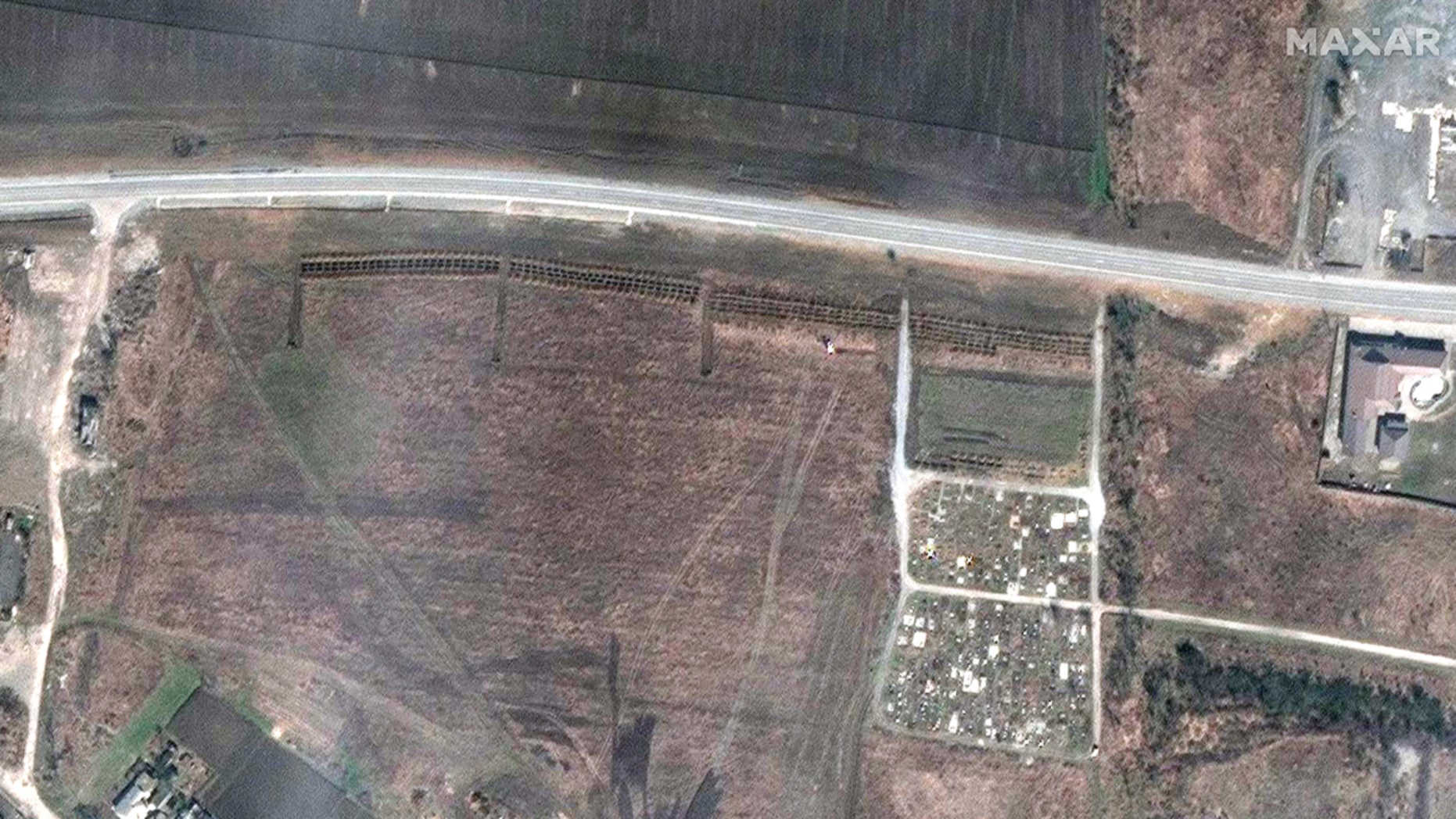 انتشار تصاویر ماهواره ای مشکوک به گورهای دسته جمعی در ماریوپل