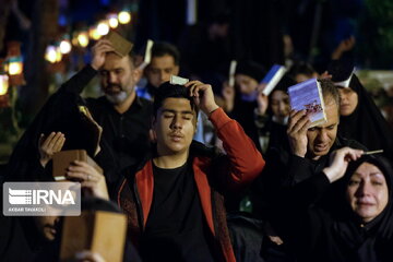 Les Iraniens célèbrent « la Nuit de Destin »