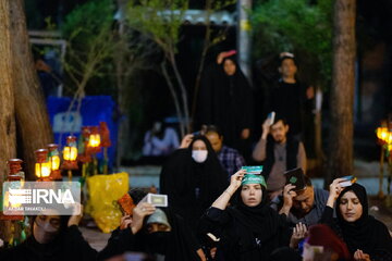 Les Iraniens célèbrent « la Nuit de Destin »