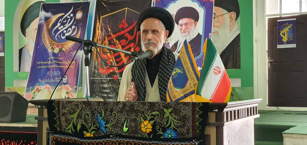 امام جمعه سیرجان: دولت دست دلالان و ریشه گرانی را قطع کند