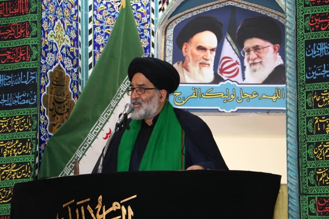 امام جمعه موقت ورامین :برگزاری سرود سلام فرمانده خشم رسانههای بیگانه را برانگیخت امام جمعه موقت ورامین :برگزاری سرود سلام فرمانده خشم رسانههای بیگانه را برانگیخت
