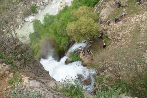 دختر جوان بر اثر سقوط از آبشار لندی اردل جان خود را از دست داد