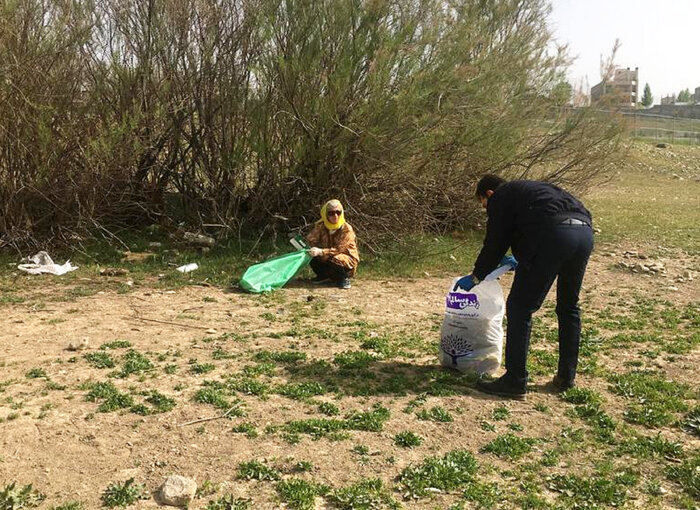 زبالههای حاشیه رودخانه جاجرود با همت متولیان و مردم جمعآوری شد